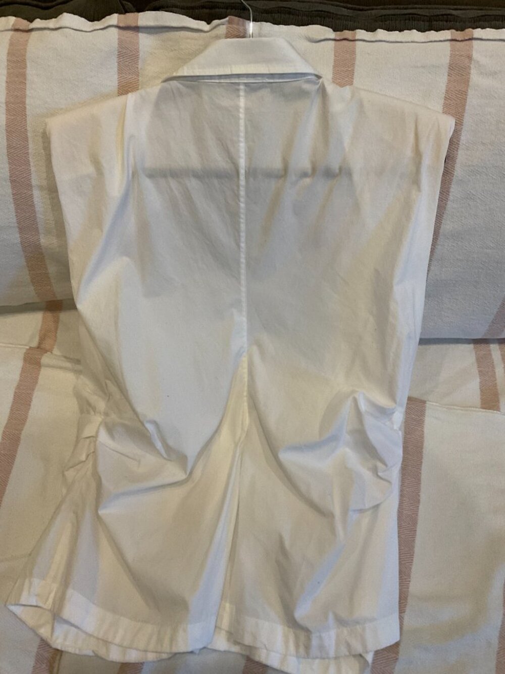 Calvin Klein White Sleeveless Button-Down Collared Shirt | XL - Picture 4 of 4